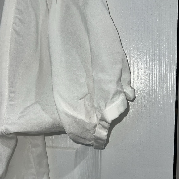 3/$40✨ Beach lunch lounge button up - Picture 3 of 4